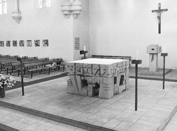 Taufbrunnen in der Kirche